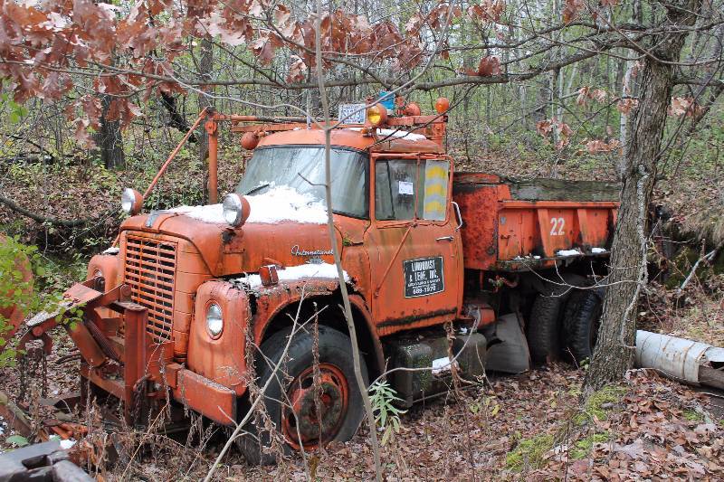 lot 67 image: 1960s Vintage International Dump Bed Truck