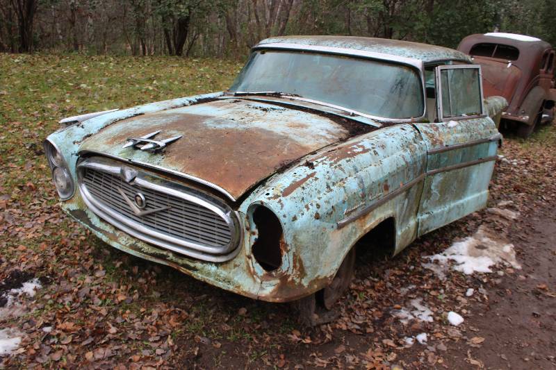 lot 2 image: Vintage 1950s Nash Four Door with Continental Spare tire.