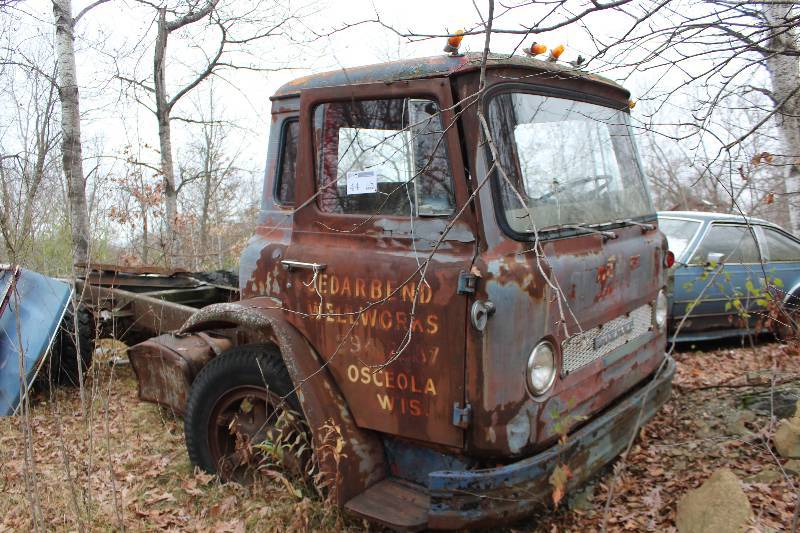 lot 44 image: 1971 International Loadstar CO 1600, Cabover