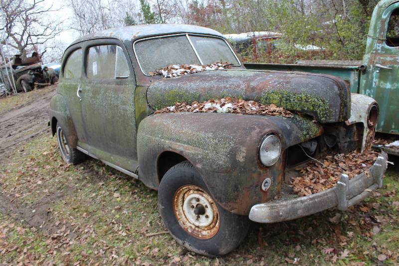 lot 38 image: 1947 Ford Tudor Sedan