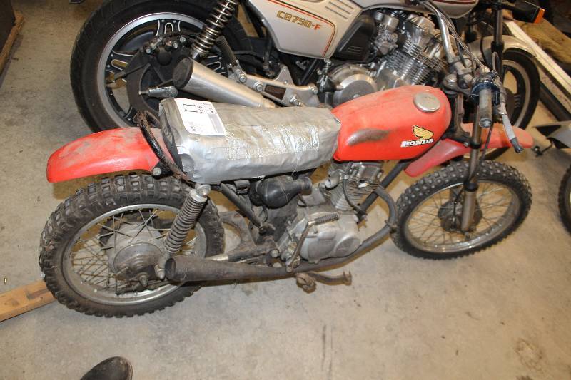lot 11 image: 1976 Honda Motorcycle