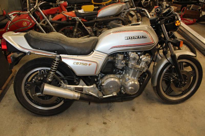 lot 12 image: Honda CB750F Motorcycle