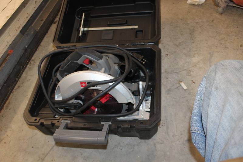 lot 88 image: Porter-Cable 7.25in. Circular Saw w Case