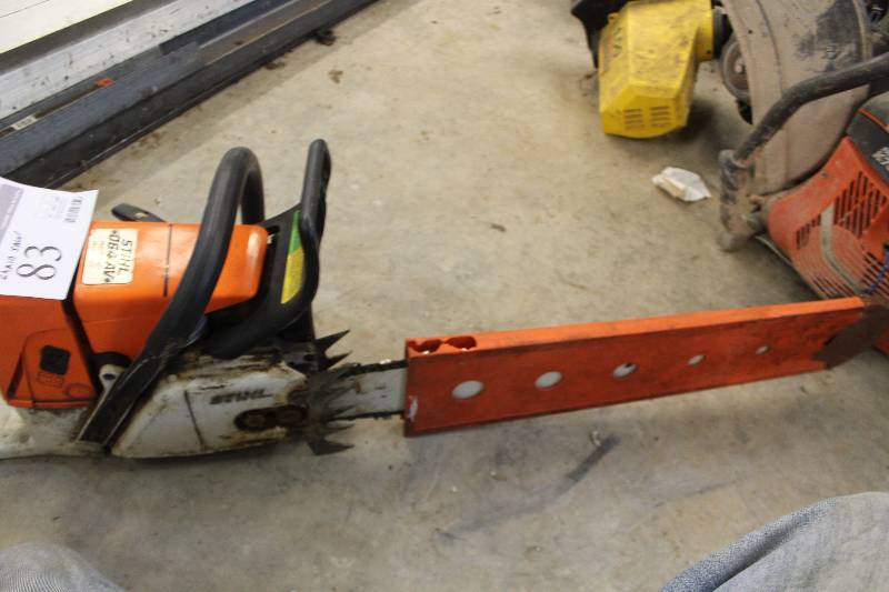 lot 83 image: Stihl D64AV  Chainsaw w Chain Guard
