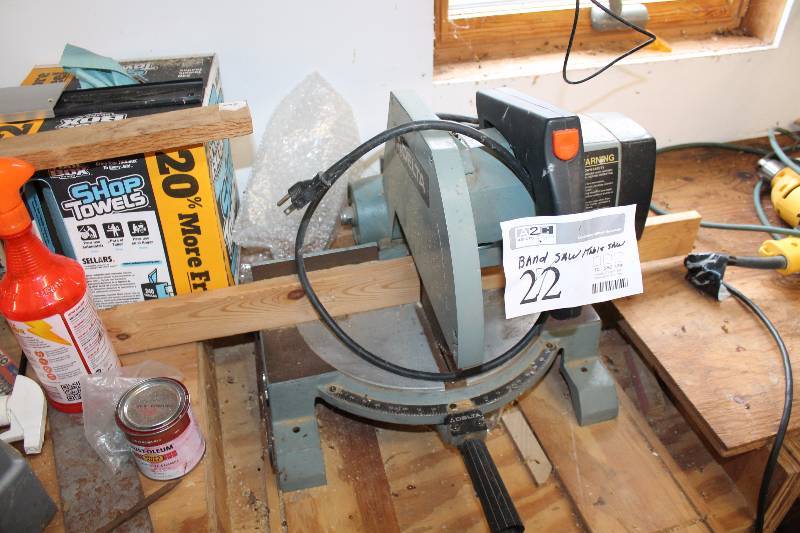 lot 22 image: Delta 10in. Motorized Miter Box