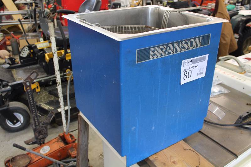lot 80 image: Branson Commercial Grade Ultrasonic Cleaner