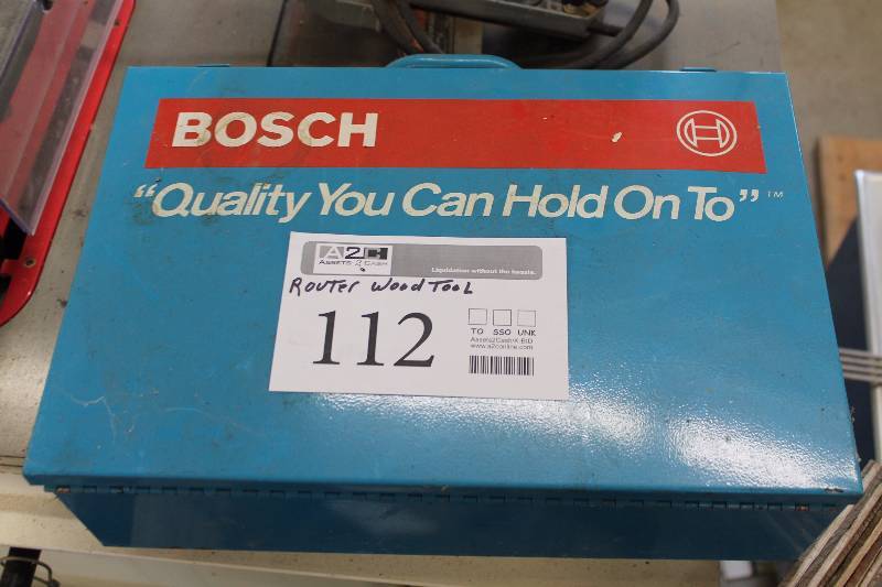 lot 112 image: Bosch 1609 Offset Cutter w Case