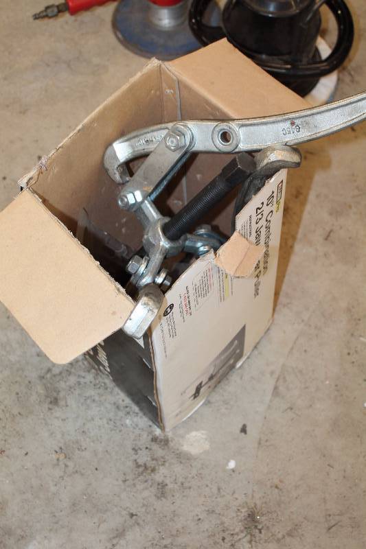 lot 138 image: Allied Pro 10in. Combination 23 Jaw Gear Puller