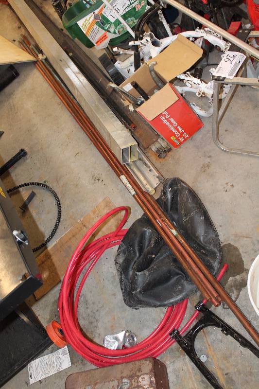 lot 125 image: Misc Pipes