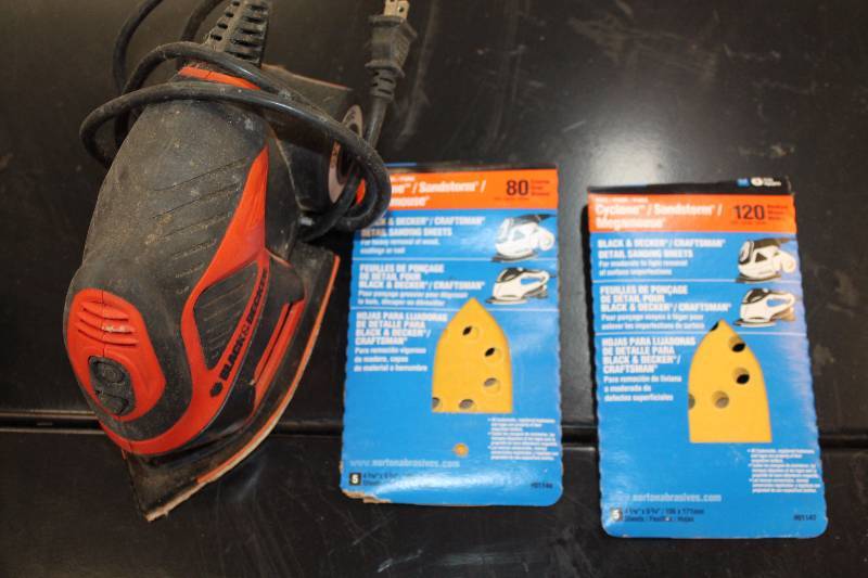 lot 143 image: Black & Decker Electric Hand Sander w 5in. Sanding Paper
