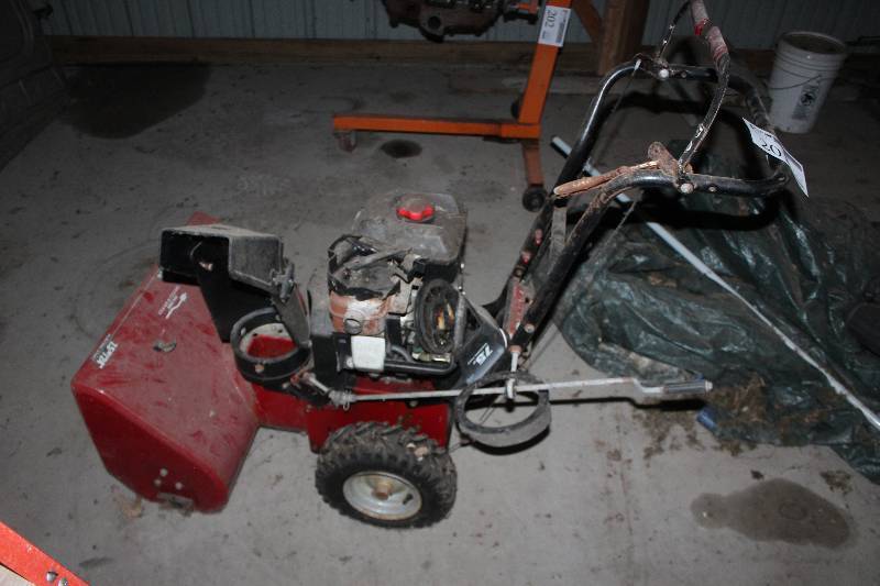 lot 201 image: Craftsman 24in. 7.5 hp Snow Thrower