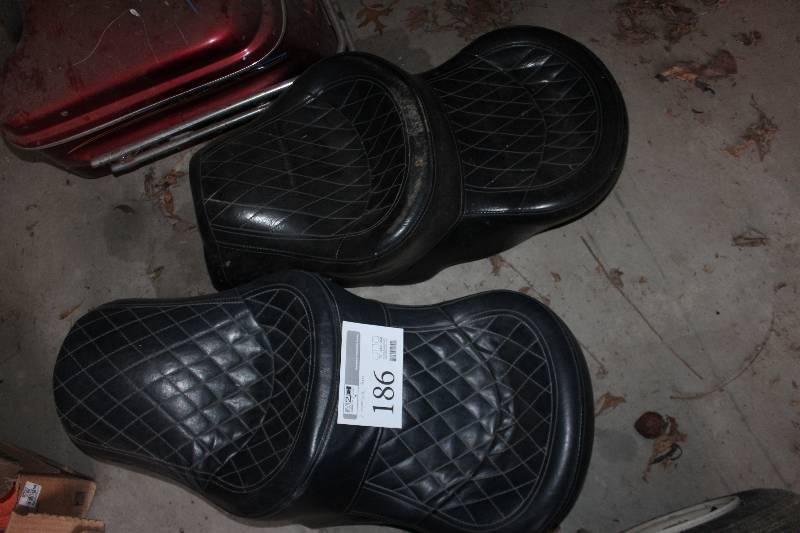 lot 186 image: Lot of (2) 2-Seat Motorcycle Seats