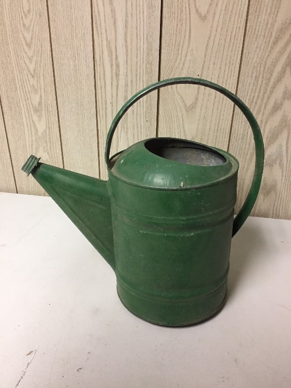 lot 8 image: Green Metal Watering Can