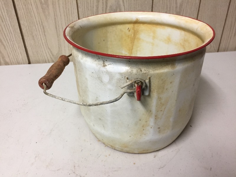 lot 20 image: White Enamel Handled Pot