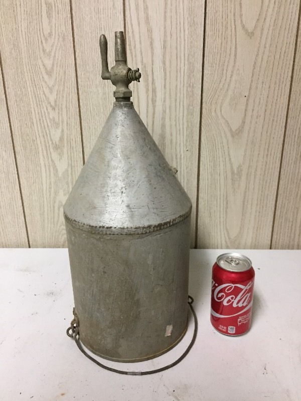 lot 31 image: Metal Waterer Feeder - Shut off Valve
