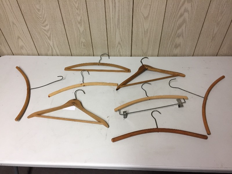 lot 41 image: 8 Wooden Hangers - Hotel Adv