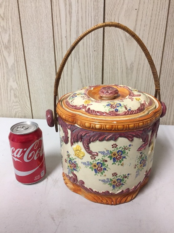 lot 56 image: Large Covered Cracker Jar with Handle