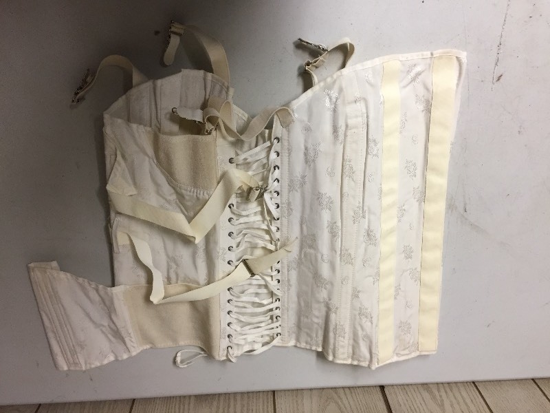 lot 62 image: VintageAntique Corset - CAMP Model 9624 - Sz 44