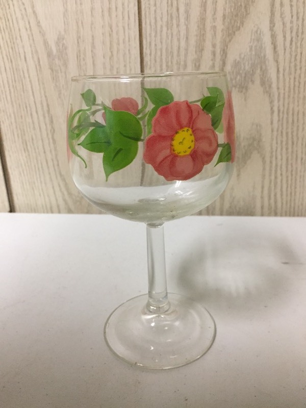 lot 73 image: Franciscan 4 Pc 12 Oz Goblets Desert Rose