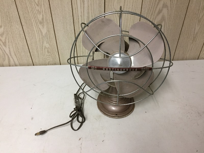 lot 124 image: Westinghouse Blade Fan