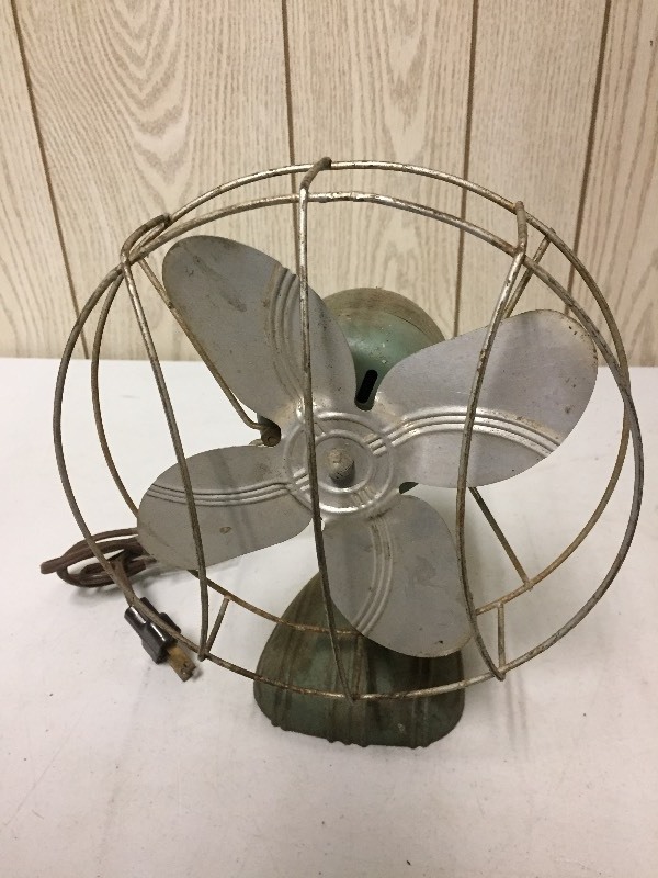 lot 123 image: Vintage Blade Fan - Works