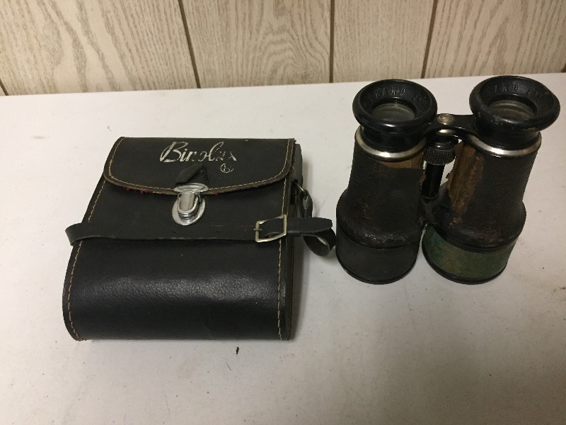 lot 132 image: Vintage Marchand Binnoculars in Case