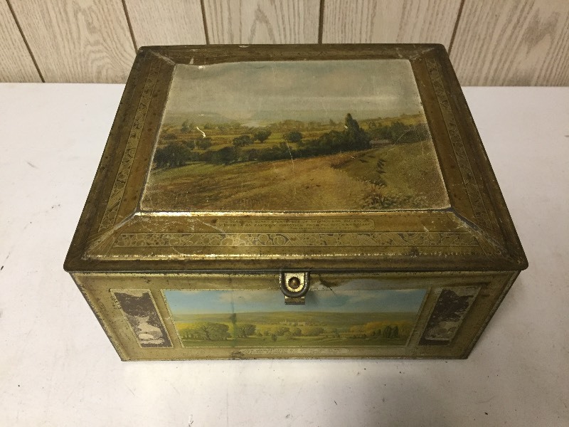 lot 138 image: Large Tin Box Front Closure