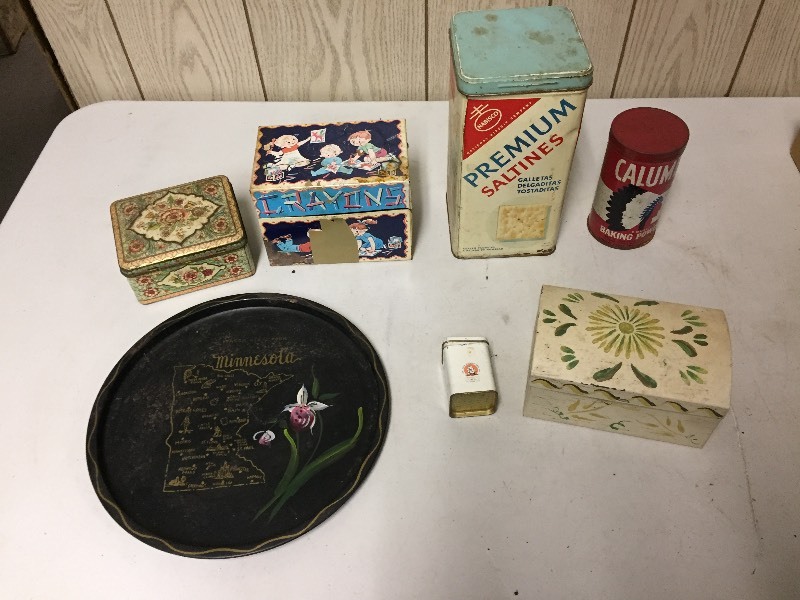 lot 136 image: Vintage Tins & Minnesota Tray