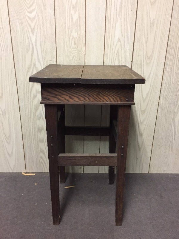 lot 111 image: Oak Plant Stand