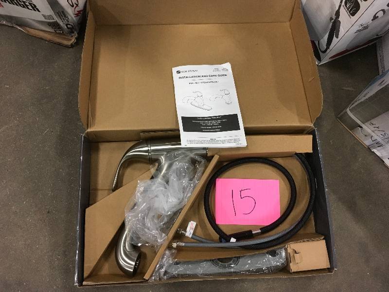 Glacier Bay Market Single-Handle Pull-Out Sprayer Kitchen Faucet in Stainless Steel