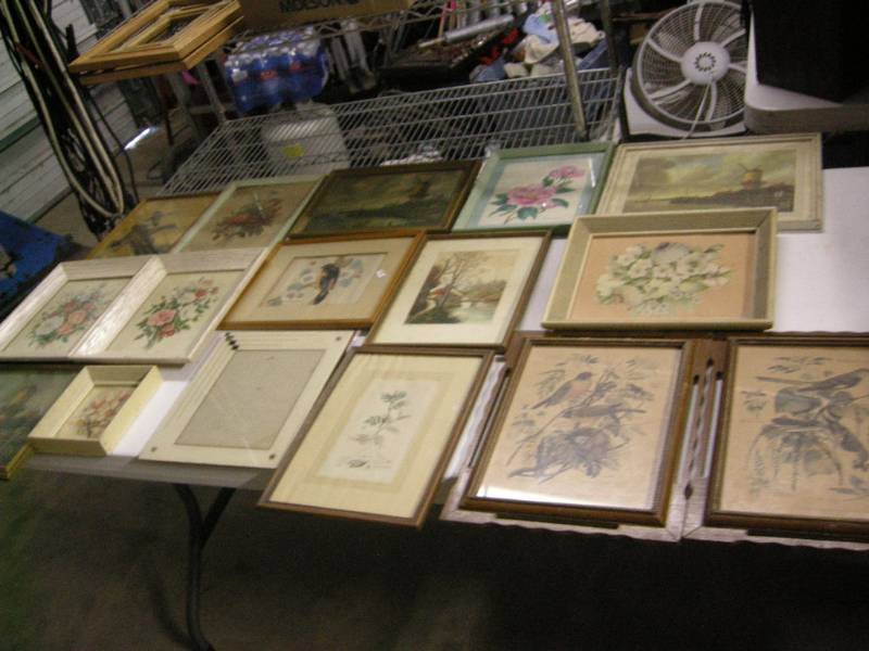 lot 19 image: Group Vintage Framed Prints, Pictures, and Frames