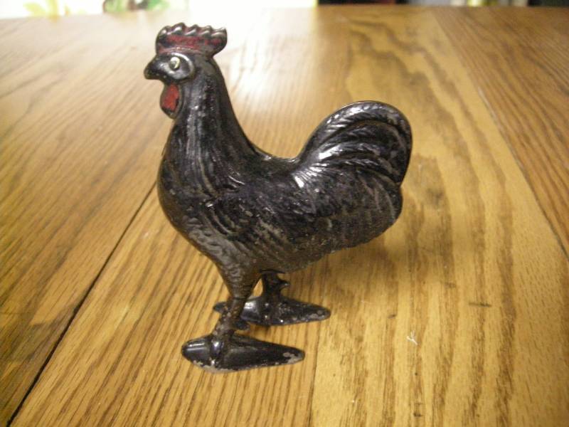 lot 30 image: Antique Cast Chicken Bank