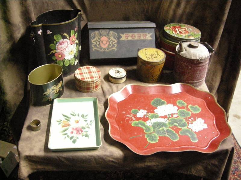 lot 33 image: Vintage Metal