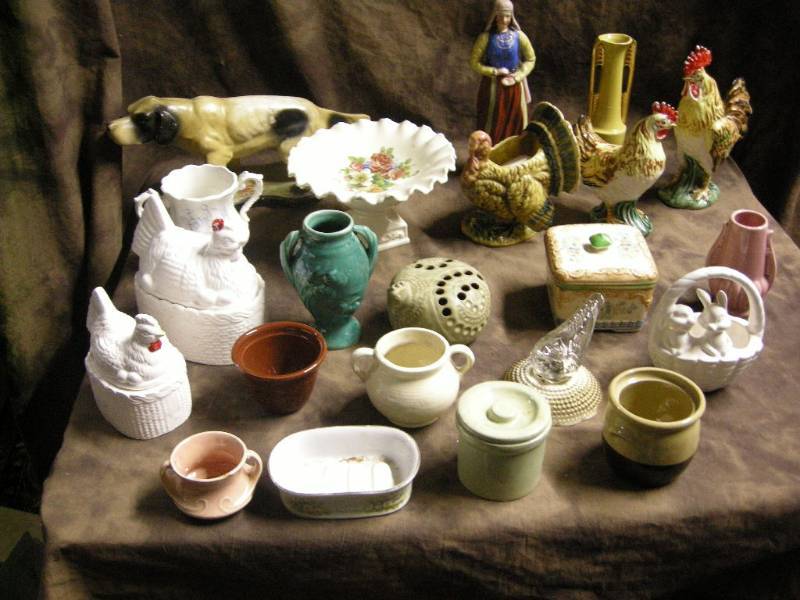 lot 36 image: Vintage Pottery, Porcelain, Ceramics Group