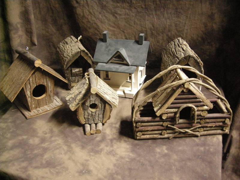 lot 41 image: Wooden Bird Houses