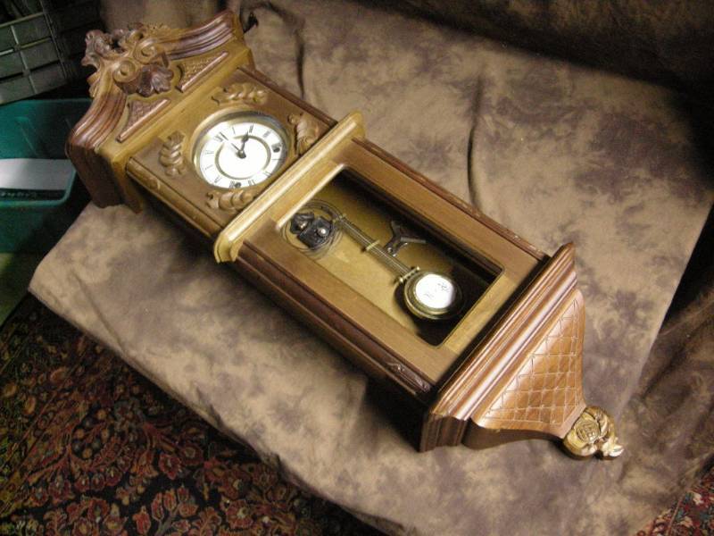lot 51 image: Larger Wall Clock