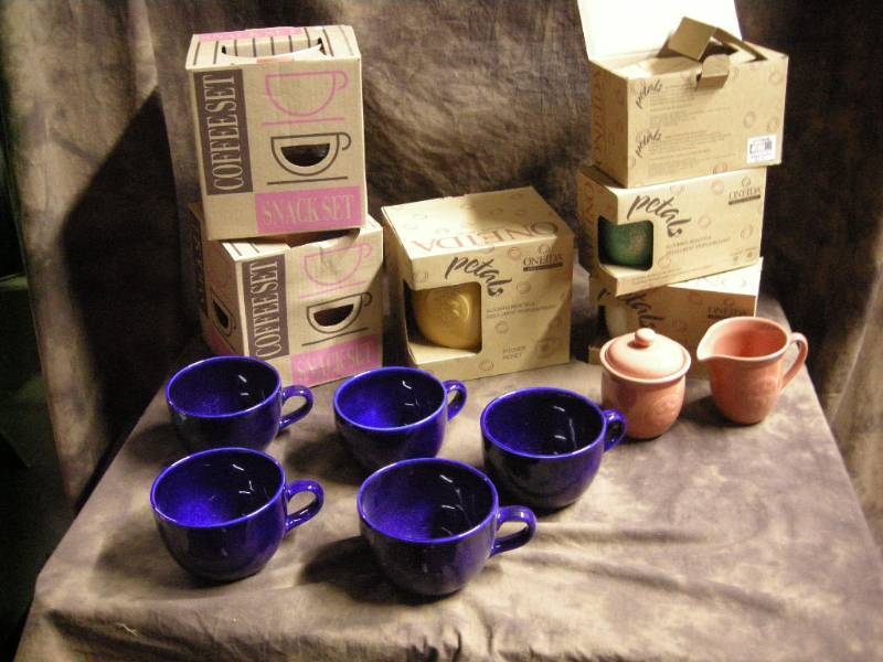 lot 52 image: Large Mugs, Snack Sets, Etc.