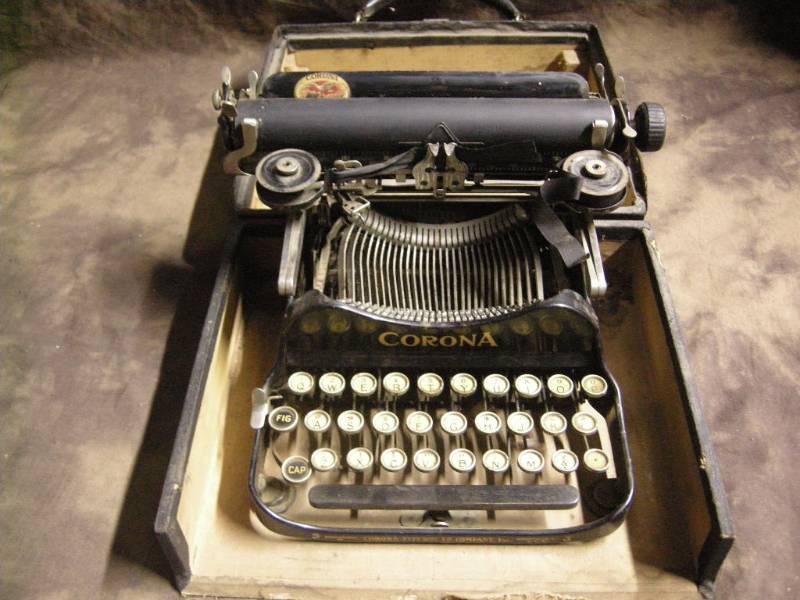 lot 53 image: Antique Corona 3 Typewriter