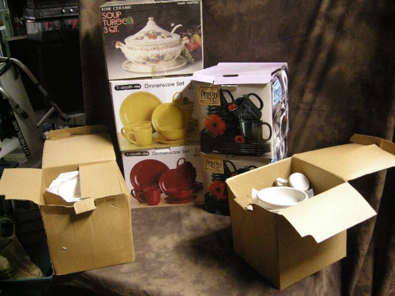 lot 58 image: Dinnerware Sets