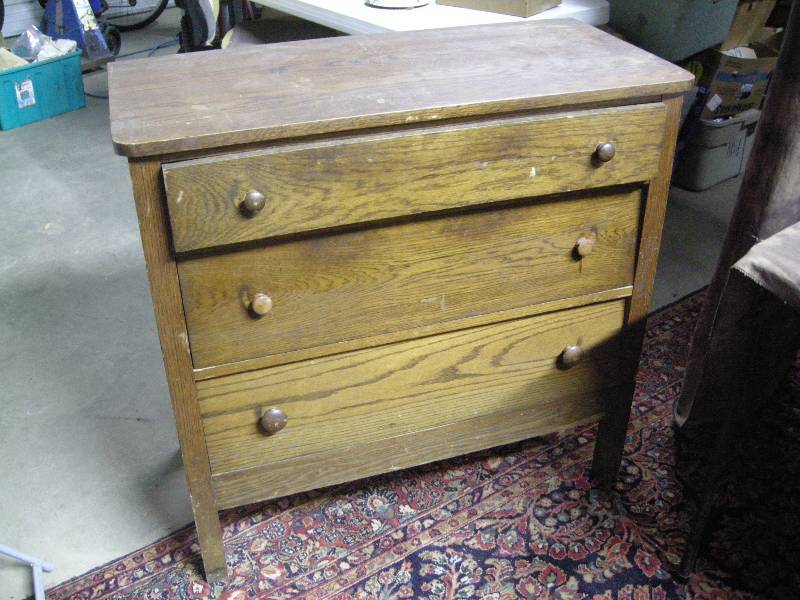 lot 72 image: Antique Oak Dresser