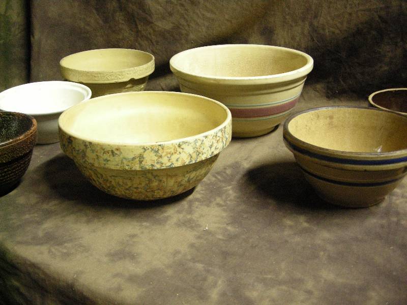 lot 78 image: Antique Spongeware, Banded, Mixing Bowls