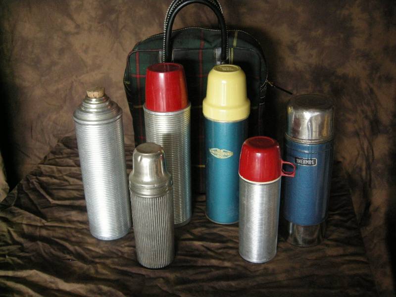 lot 11 image: Vintage Thermos