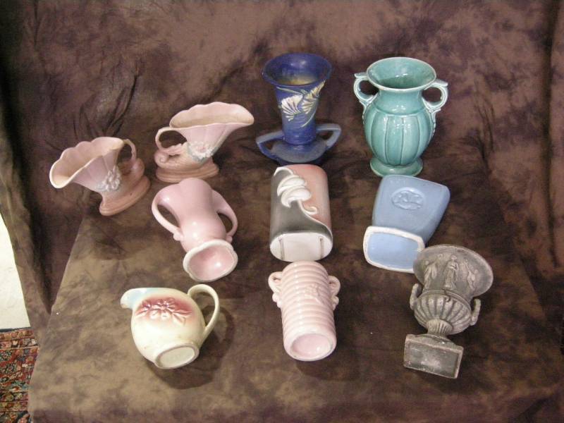 lot 8 image: Vintage McCoy, Hull, Roseville - USA Vases