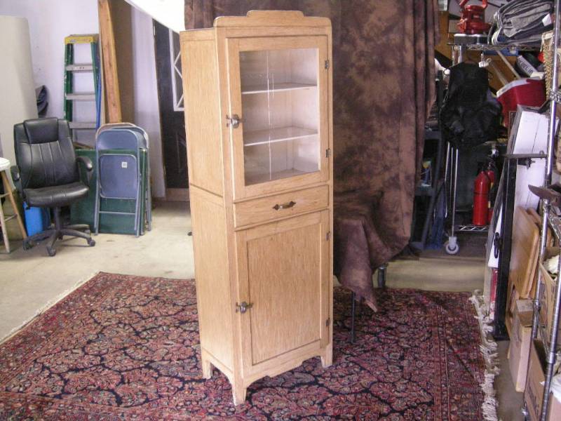 lot 2 image: Vintage Kitchen Cupboard Unit