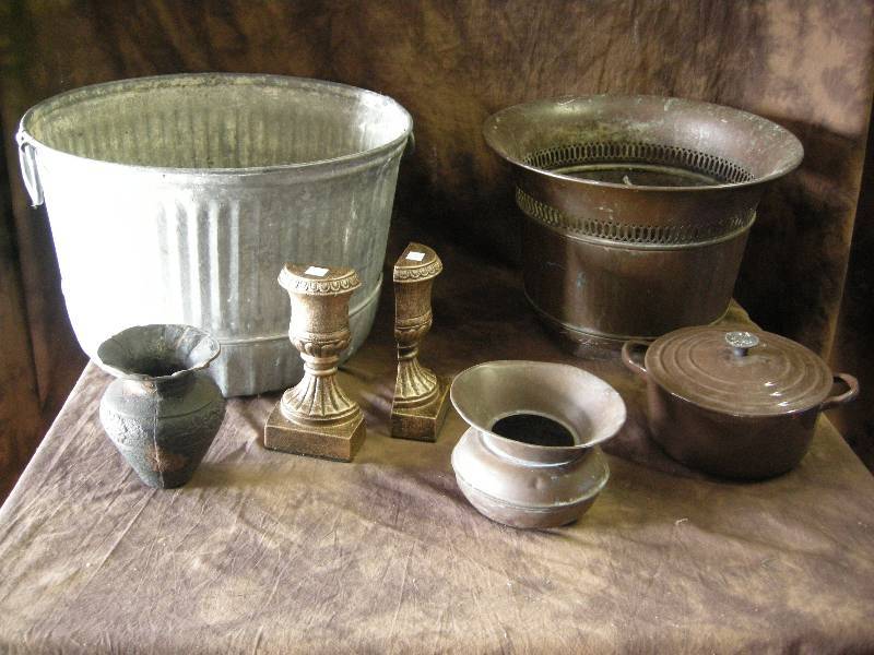 lot 84 image: Vintage Metal Items