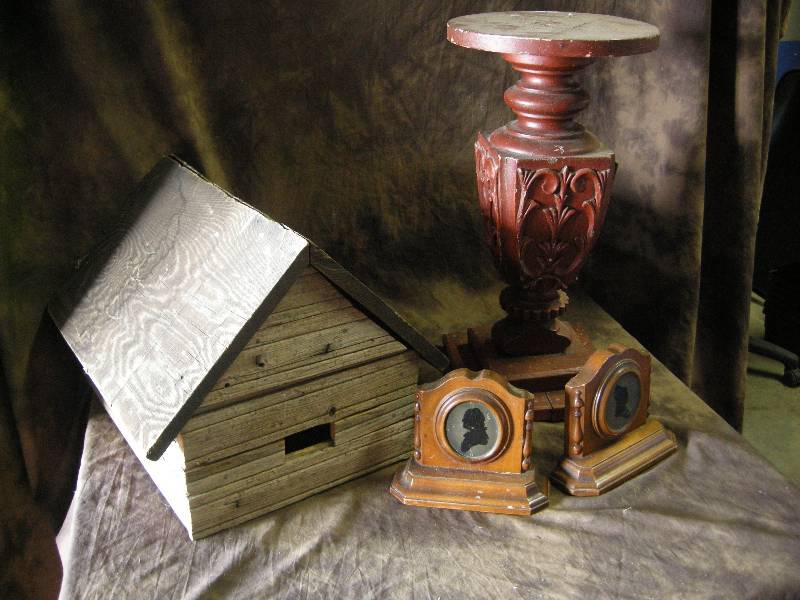 lot 86 image: Vintage Wooden Items