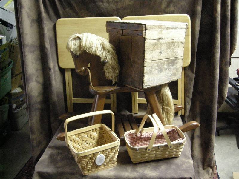 lot 100 image: Longaberger and Wooden Items