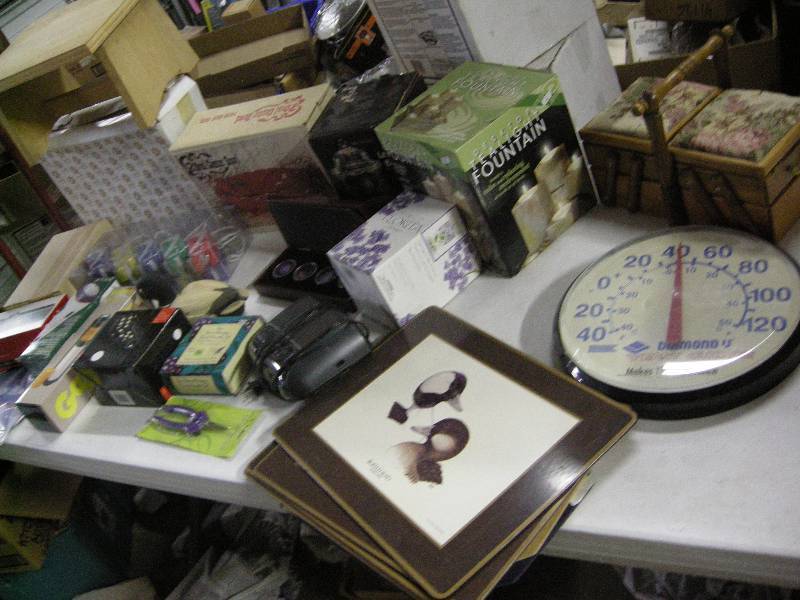 lot 111 image: Knick-Knack Wonder Lot