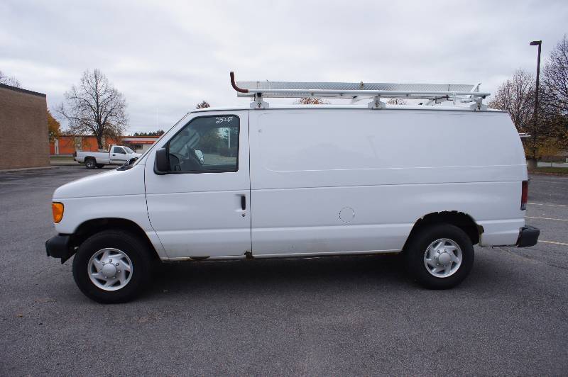 lot 1 image: 2007 - FORD -  E250 - CG VAN - 4.6 LITER - POWER LOCKS  WINDOWS - TOOL STORAGE - WEATHER GUARD LADDER RACK  (#2320)