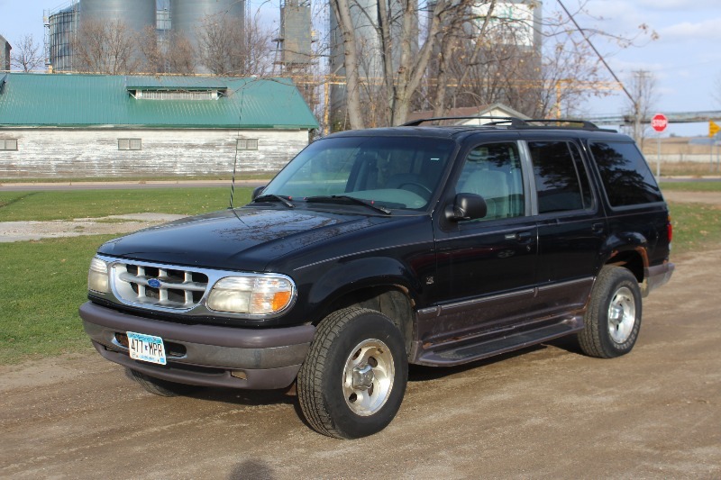 97 ford explorer limited edition v8 awd